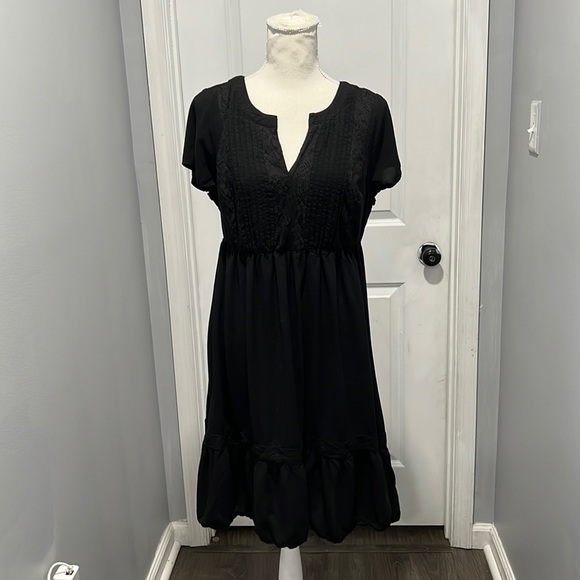torrid Dresses & Skirts - Torrid Black v neck pull over dress size M/L